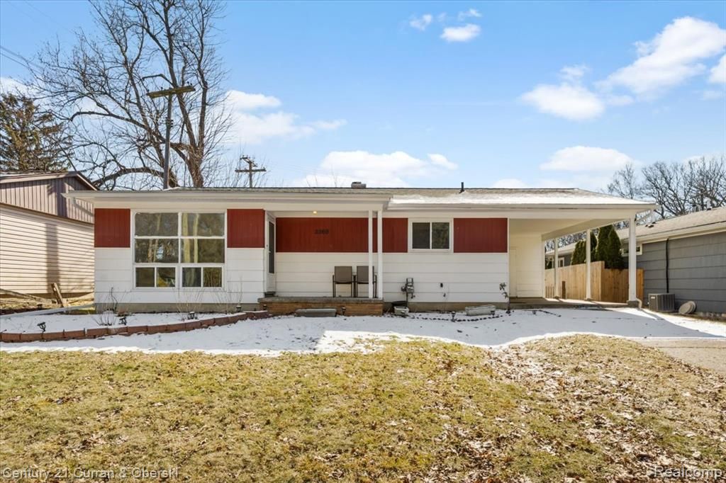 2269 S Circle Drive, Ann Arbor, MI 48103