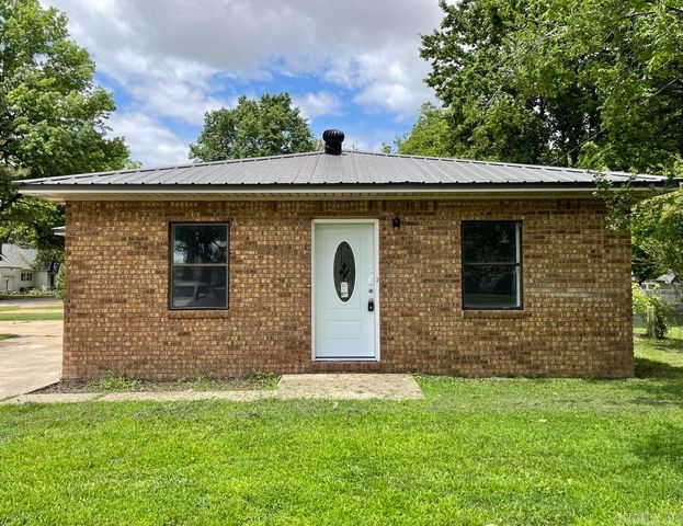 202 W Hazel St, Walnut Ridge, AR 72476