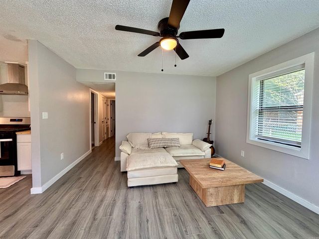 202 W Hazel St, Walnut Ridge, AR 72476