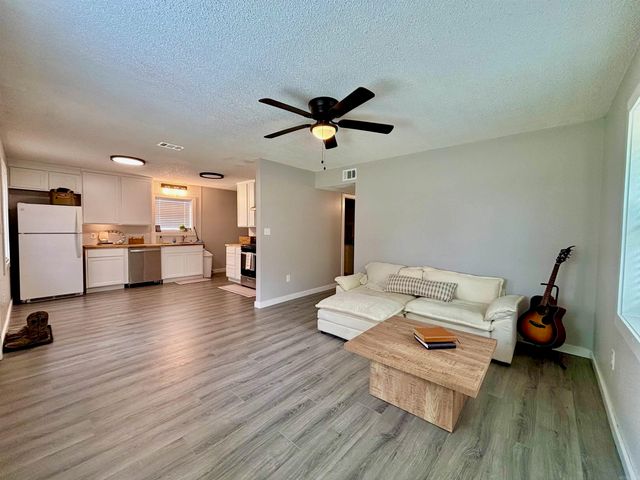 202 W Hazel St, Walnut Ridge, AR 72476