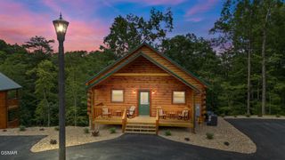 804 String Run Way, Pigeon Forge, TN 37863