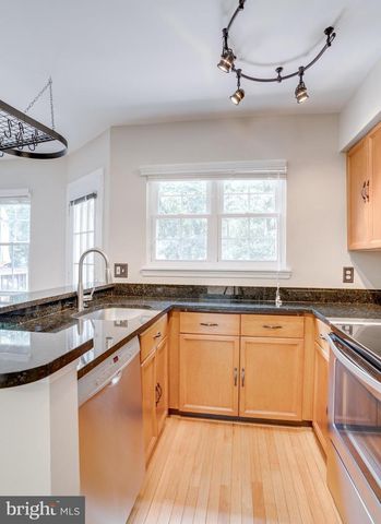 5728 EVERGREEN KNOLL CT, Alexandria, VA 22303