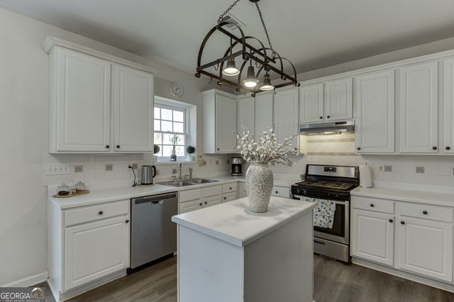 3270 Royal Creek Way SW, Lilburn, GA 30047