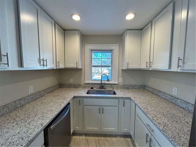 3785 Glenwood Road, Cleveland Heights, OH 44121