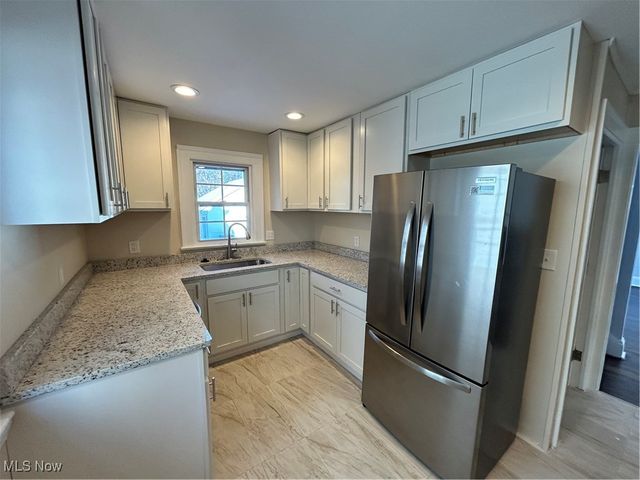 3785 Glenwood Road, Cleveland Heights, OH 44121