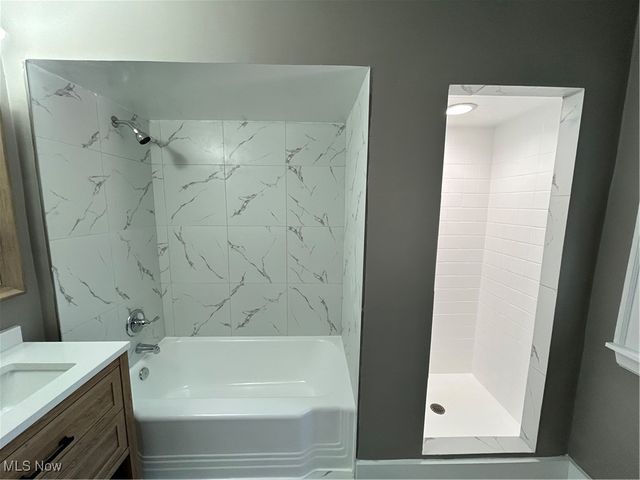 3785 Glenwood Road, Cleveland Heights, OH 44121