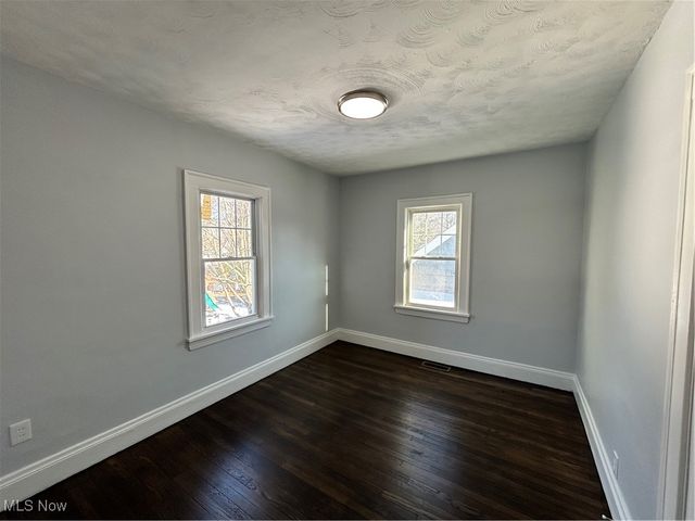 3785 Glenwood Road, Cleveland Heights, OH 44121