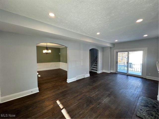 3785 Glenwood Road, Cleveland Heights, OH 44121