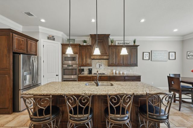 6902 Golf Green Drive, Arlington, TX 76001