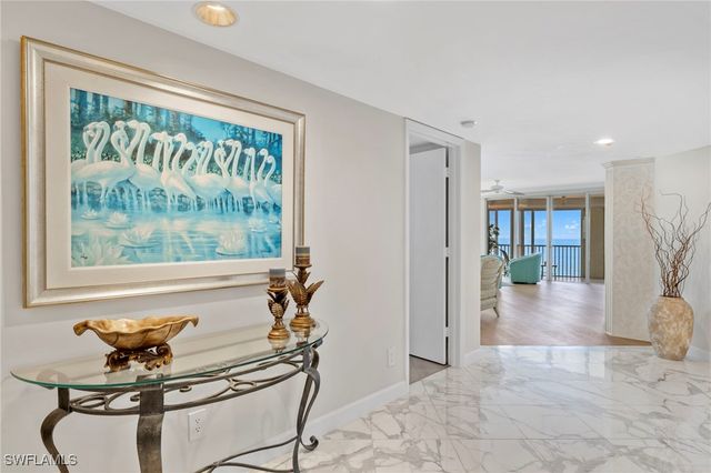 8111 Bay Colony DR 802, Naples, FL 34108