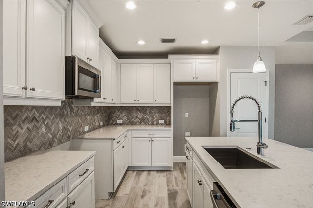 2664 Seychelles CIR 2401, Naples, FL 34112