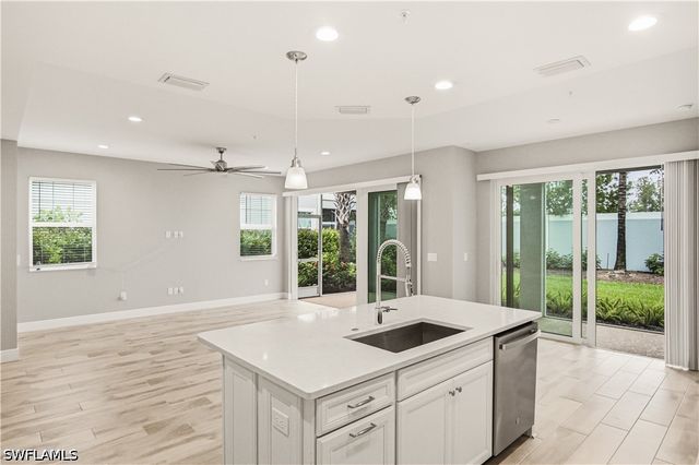 2664 Seychelles CIR 2401, Naples, FL 34112