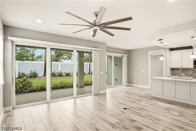 2664 Seychelles CIR 2401, Naples, FL 34112