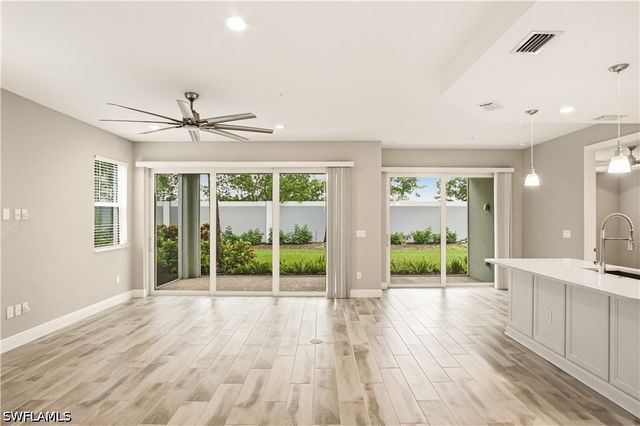 2664 Seychelles CIR 2401, Naples, FL 34112