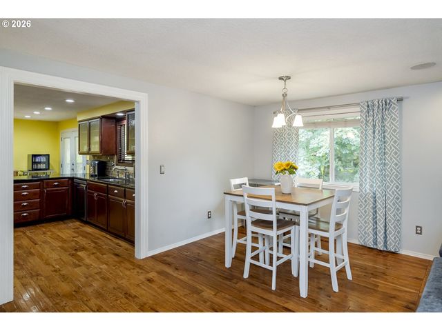 1370 Se EASTWOOD Ct, Milwaukie, OR 97267