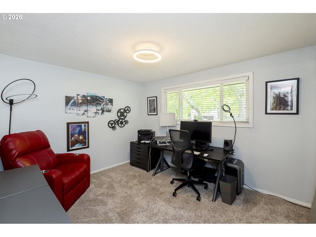 1370 Se EASTWOOD Ct, Milwaukie, OR 97267