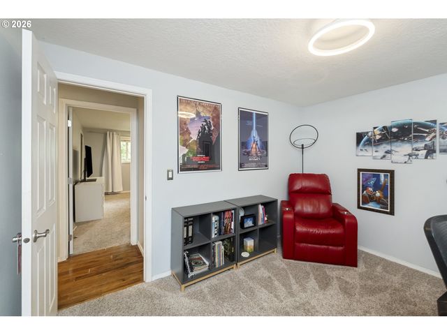 1370 Se EASTWOOD Ct, Milwaukie, OR 97267