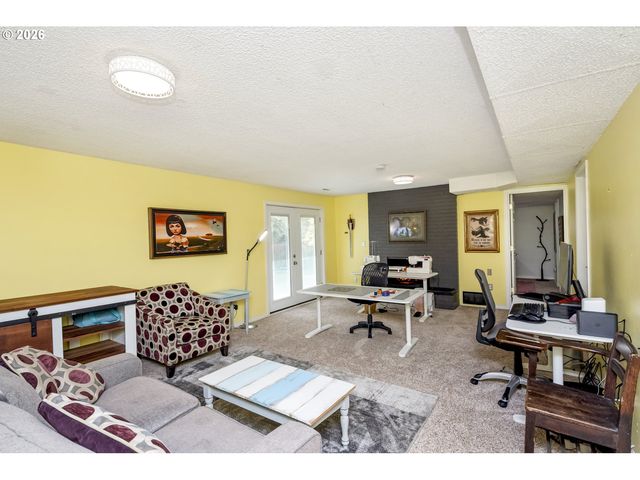 1370 Se EASTWOOD Ct, Milwaukie, OR 97267