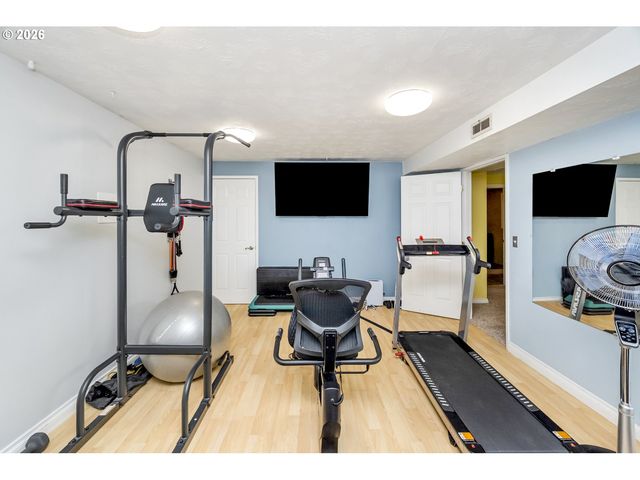 1370 Se EASTWOOD Ct, Milwaukie, OR 97267