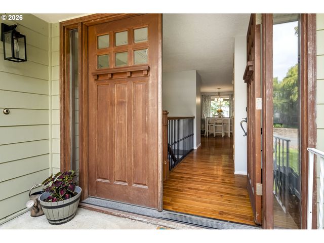 1370 Se EASTWOOD Ct, Milwaukie, OR 97267