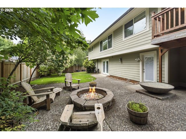 1370 Se EASTWOOD Ct, Milwaukie, OR 97267