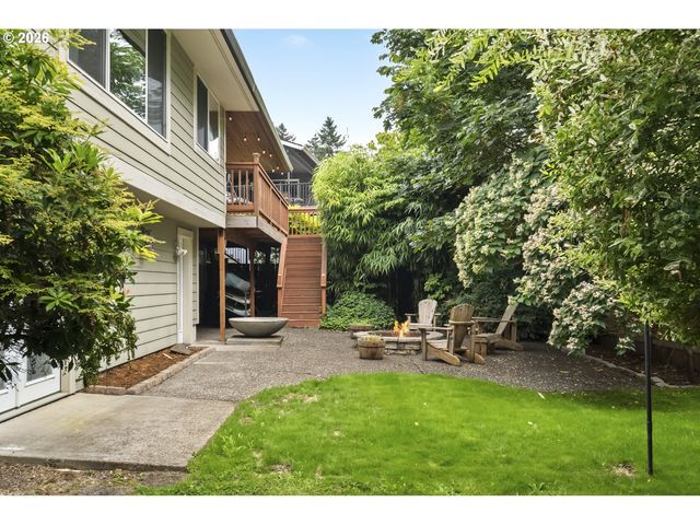 1370 Se EASTWOOD Ct, Milwaukie, OR 97267