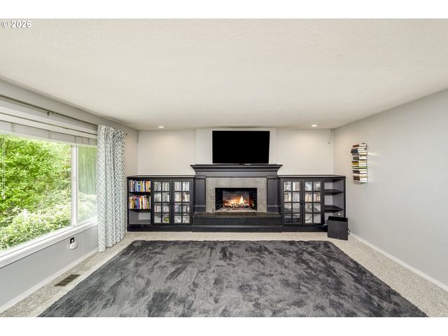 1370 Se EASTWOOD Ct, Milwaukie, OR 97267