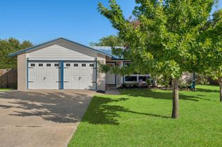 1504 Meadows DR, Round Rock, TX 78681