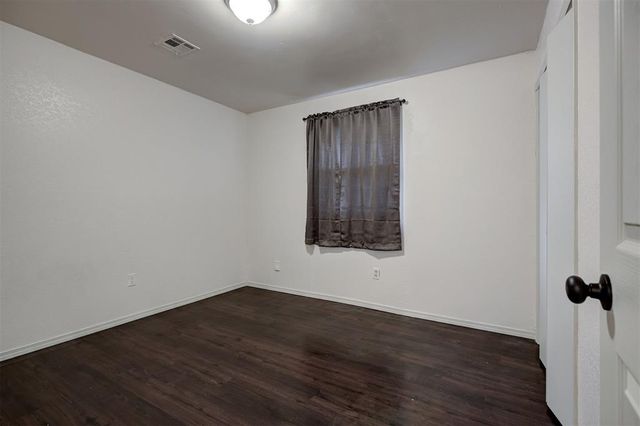 11832 Sagamore Drive, Yukon, OK 73099