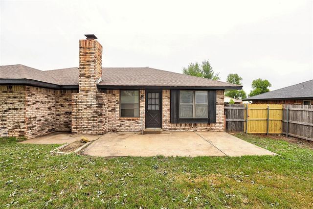 11832 Sagamore Drive, Yukon, OK 73099