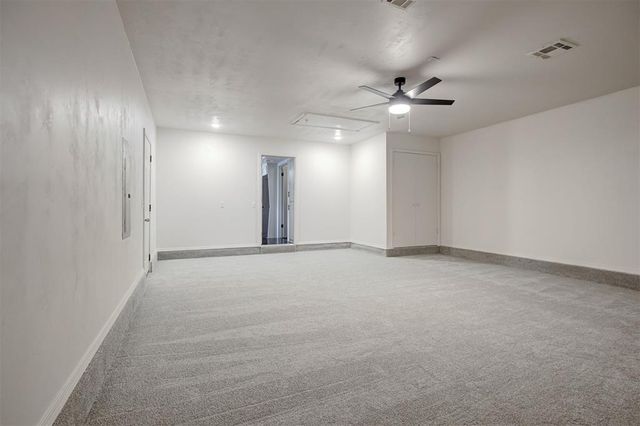 11832 Sagamore Drive, Yukon, OK 73099