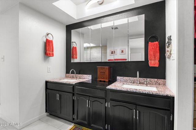 7005 N BARBADOS Place, Phoenix, AZ 85021