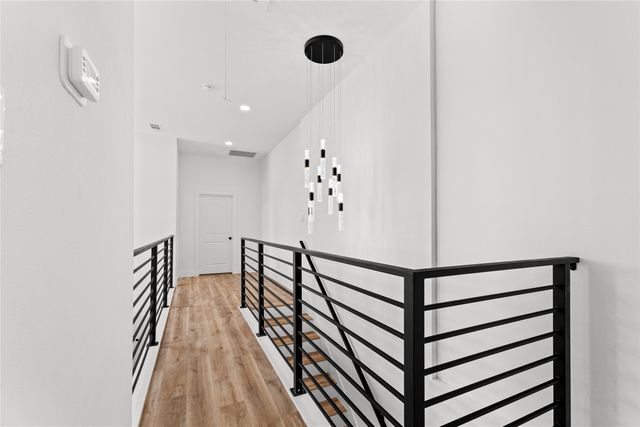 520 Woodbine Avenue, Dallas, TX 75203