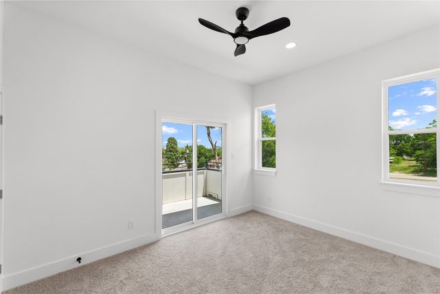 520 Woodbine Avenue, Dallas, TX 75203