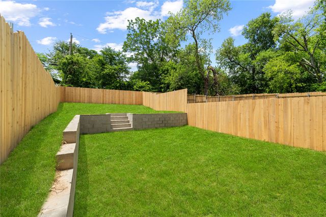 520 Woodbine Avenue, Dallas, TX 75203