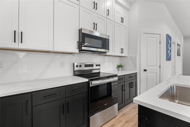 520 Woodbine Avenue, Dallas, TX 75203