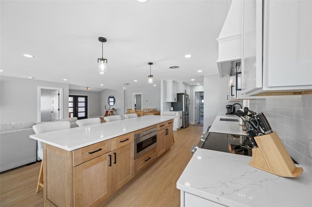 370 59TH AVENUE, St Pete Beach, FL 33706