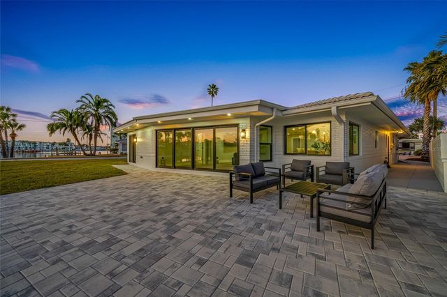 370 59TH AVENUE, St Pete Beach, FL 33706