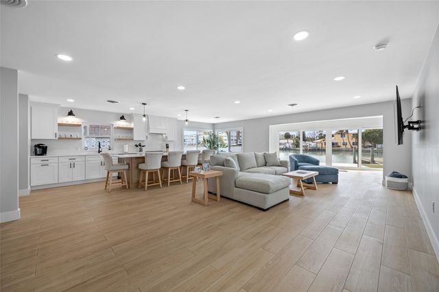 370 59TH AVENUE, St Pete Beach, FL 33706