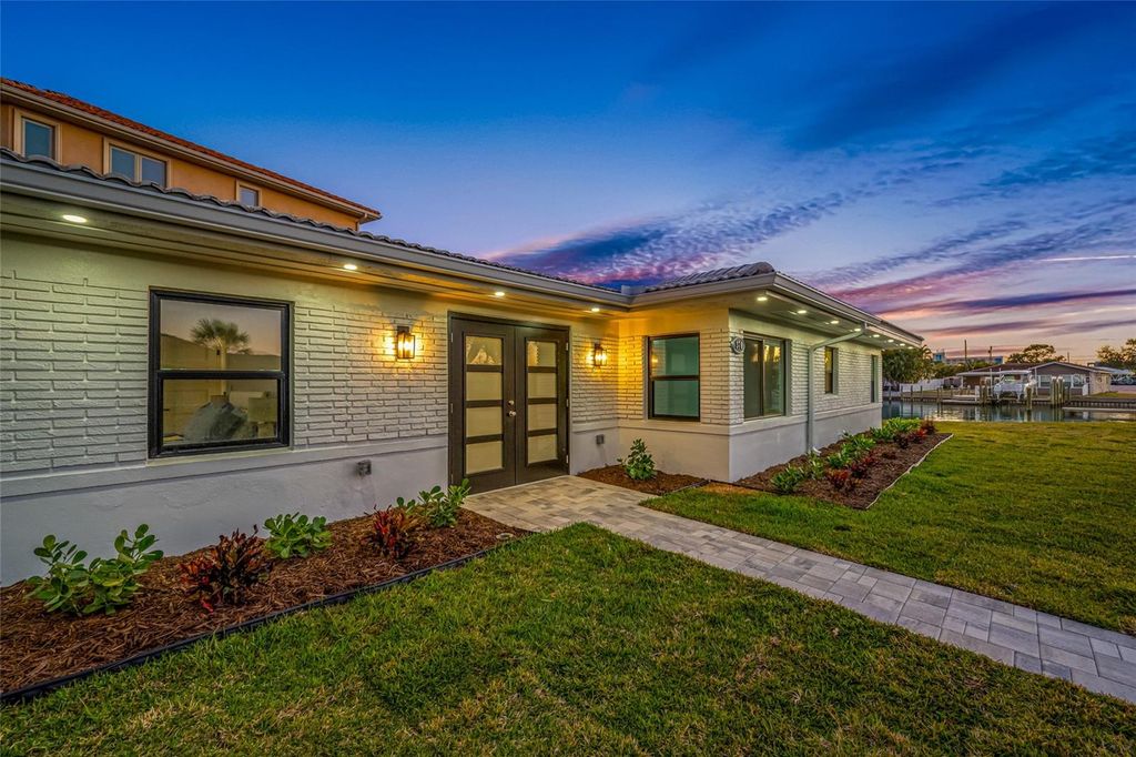 370 59TH AVENUE, St Pete Beach, FL 33706