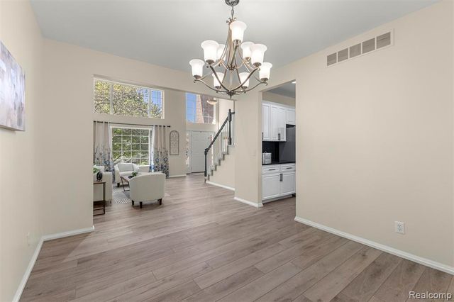 23395 Mission Lane, Farmington, MI 48335