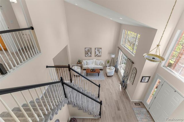 23395 Mission Lane, Farmington, MI 48335