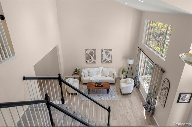 23395 Mission Lane, Farmington, MI 48335