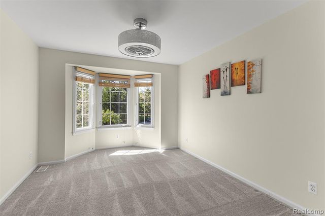 23395 Mission Lane, Farmington, MI 48335