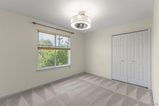 23395 Mission Lane, Farmington, MI 48335
