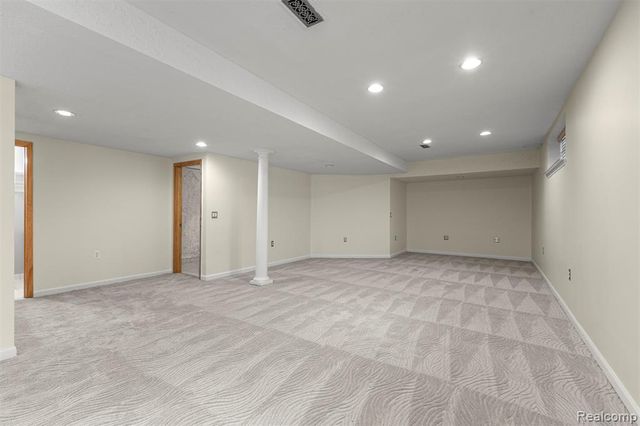 23395 Mission Lane, Farmington, MI 48335