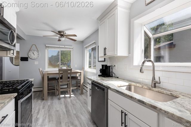 2742 Campers Drive, Highland Charter Township, MI 48356