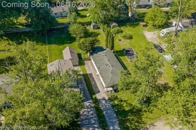 2742 Campers Drive, Highland Charter Township, MI 48356