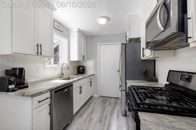 2742 Campers Drive, Highland Charter Township, MI 48356