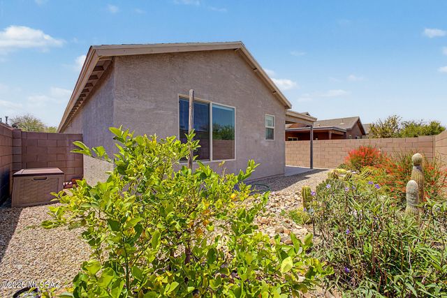8675 E Seabury Court, Tucson, AZ 85710